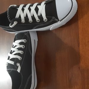 Airwalk Women's shoes Size 7